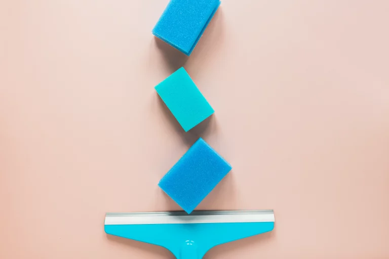How Magic Eraser Simplifies Deep Cleaning for Bathroom Surfaces